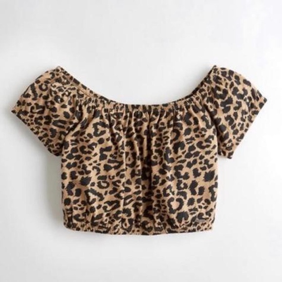 Hollister Cheetah Off-The-Shoulder Crop Top - Picture 5 of 5